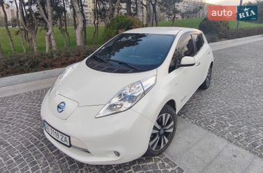 Хетчбек Nissan Leaf 2014 в Дніпрі