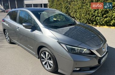 Хэтчбек Nissan Leaf 2018 в Киеве