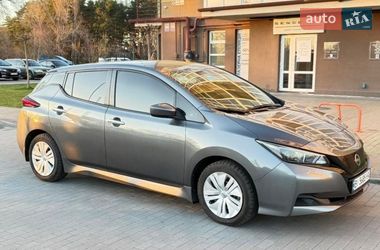 Хетчбек Nissan Leaf 2024 в Горішніх Плавнях