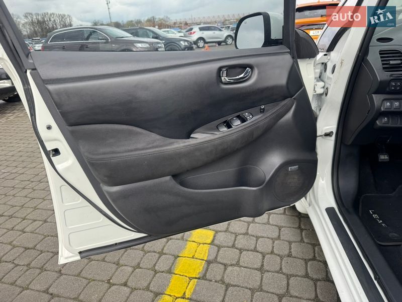 Хэтчбек Nissan Leaf 2016 в Черновцах