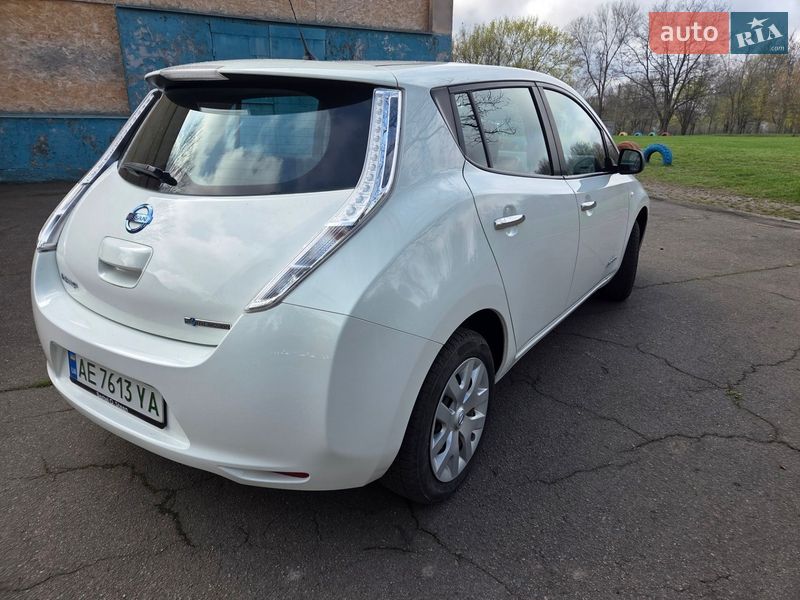 Хетчбек Nissan Leaf 2016 в Дніпрі фото 10 Хетчбек Nissan Leaf 2016 в Дніпрі