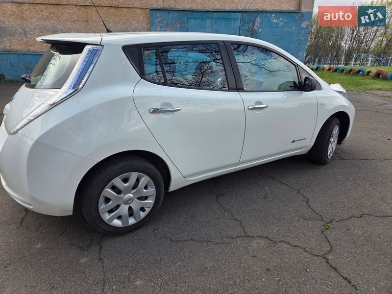 Хетчбек Nissan Leaf 2016 в Дніпрі фото 9 Хетчбек Nissan Leaf 2016 в Дніпрі