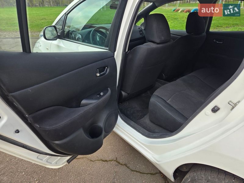 Хетчбек Nissan Leaf 2016 в Дніпрі фото 12 Хетчбек Nissan Leaf 2016 в Дніпрі