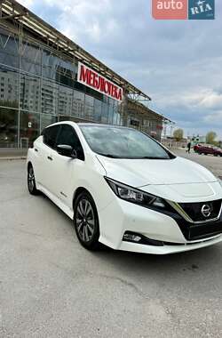 Хэтчбек Nissan Leaf 2018 в Запорожье