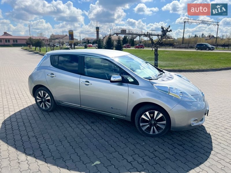 Хэтчбек Nissan Leaf 2013 в Бродах фото Хэтчбек Nissan Leaf 2013 в Бродах
