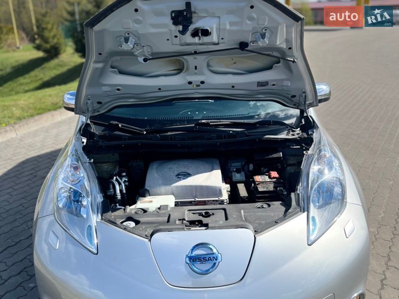 Хэтчбек Nissan Leaf 2013 в Бродах фото 13 Хэтчбек Nissan Leaf 2013 в Бродах