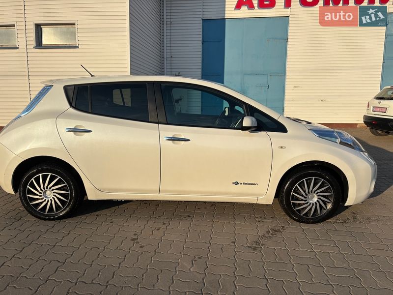 Хэтчбек Nissan Leaf 2014 в Нововолынске