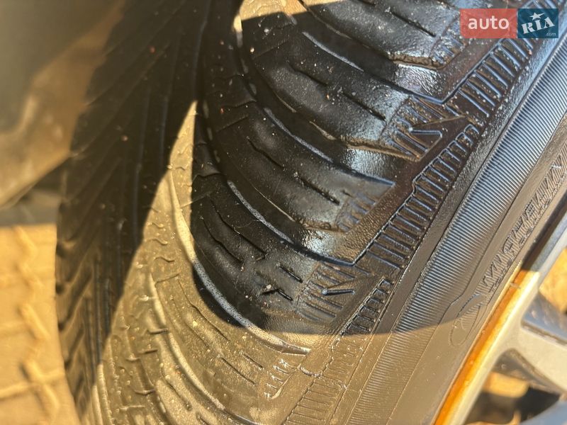 Хэтчбек Nissan Leaf 2014 в Нововолынске