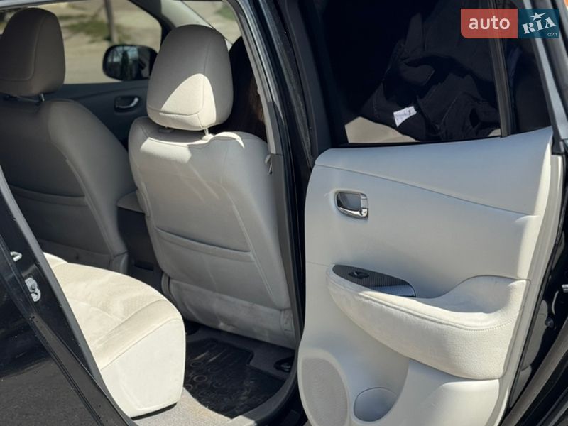 Хетчбек Nissan Leaf 2012 в Львові фото 7 Хетчбек Nissan Leaf 2012 в Львові