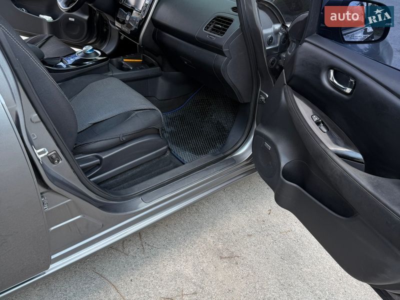 Хэтчбек Nissan Leaf 2016 в Киеве