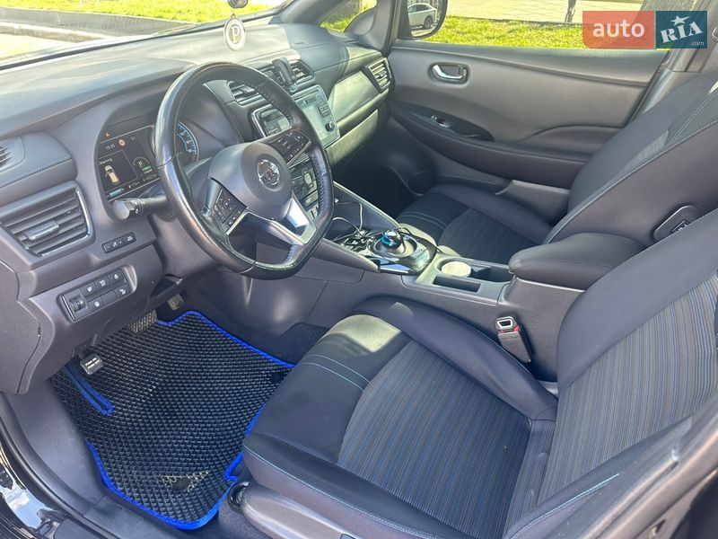 Хэтчбек Nissan Leaf 2018 в Хмельницком