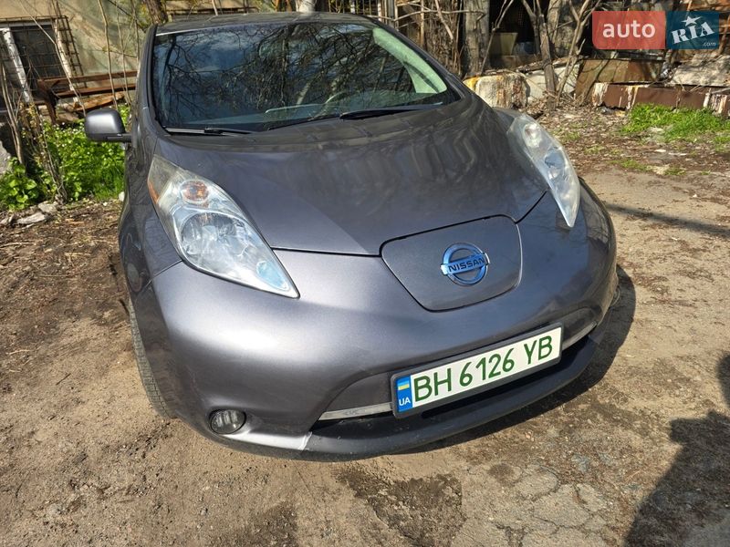 Хэтчбек Nissan Leaf 2015 в Одессе