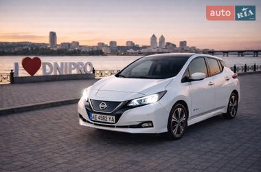 Хэтчбек Nissan Leaf 2018 в Днепре