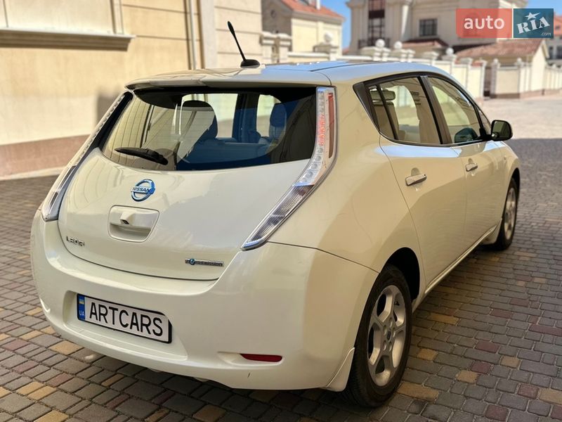 Хэтчбек Nissan Leaf 2012 в Одессе