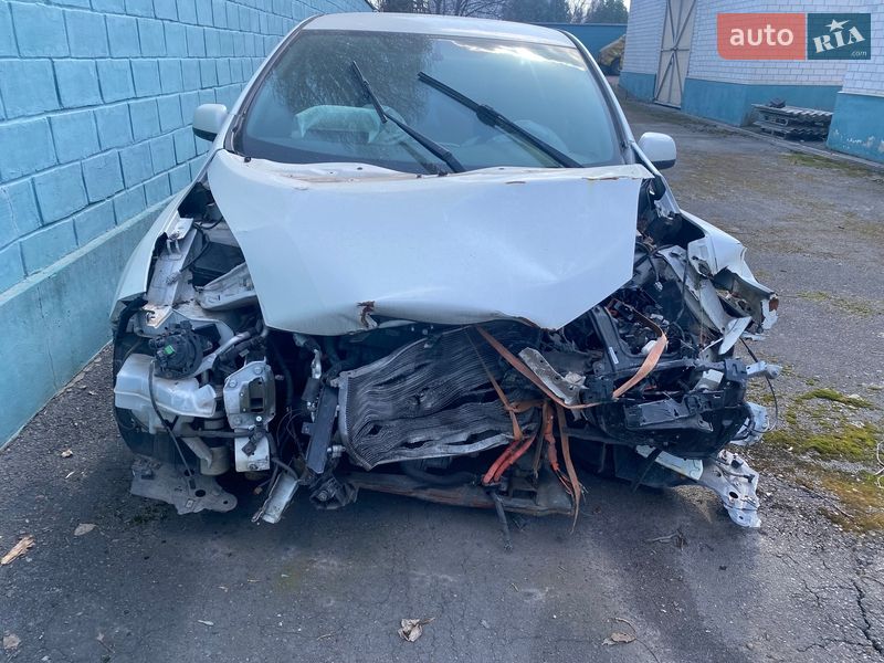 Хэтчбек Nissan Leaf 2013 в Житомире фото Хэтчбек Nissan Leaf 2013 в Житомире