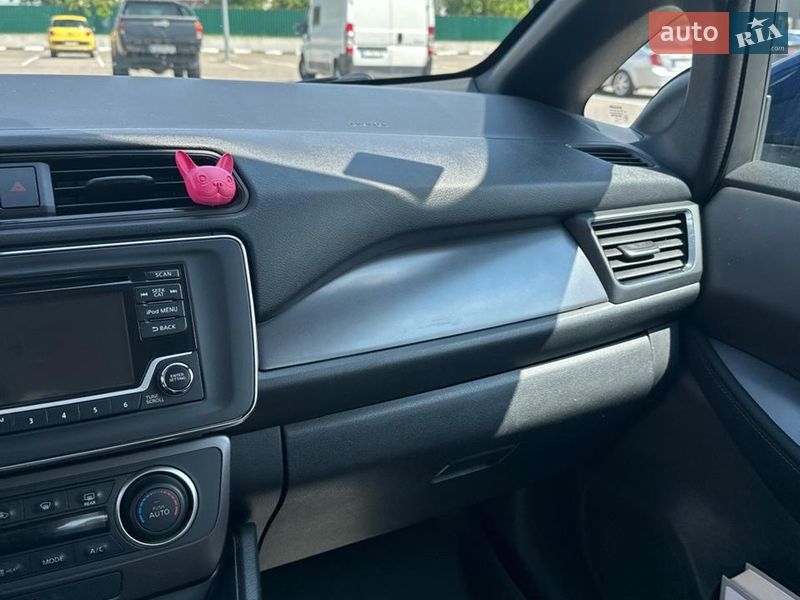 Хэтчбек Nissan Leaf 2018 в Киеве