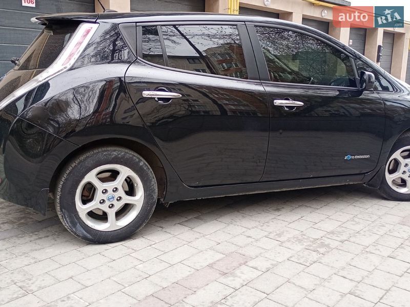 Хэтчбек Nissan Leaf 2015 в Тернополе