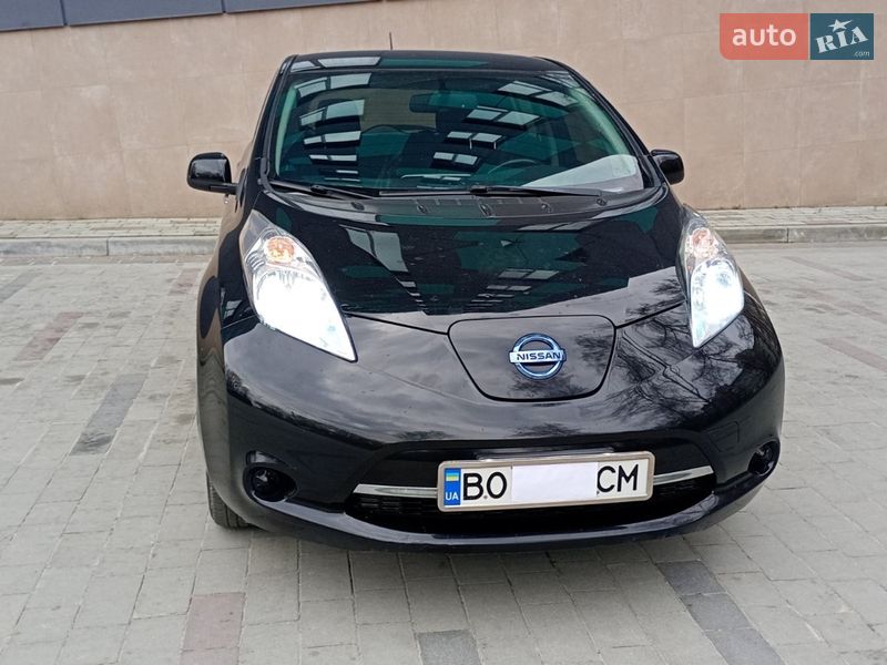 Хэтчбек Nissan Leaf 2015 в Тернополе