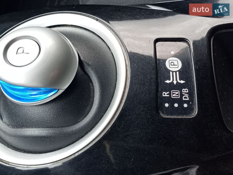 Хэтчбек Nissan Leaf 2015 в Тернополе