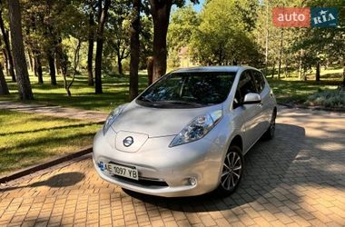 Хетчбек Nissan Leaf 2013 в Дніпрі