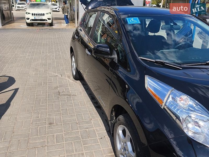 Хэтчбек Nissan Leaf 2014 в Ивано-Франковске