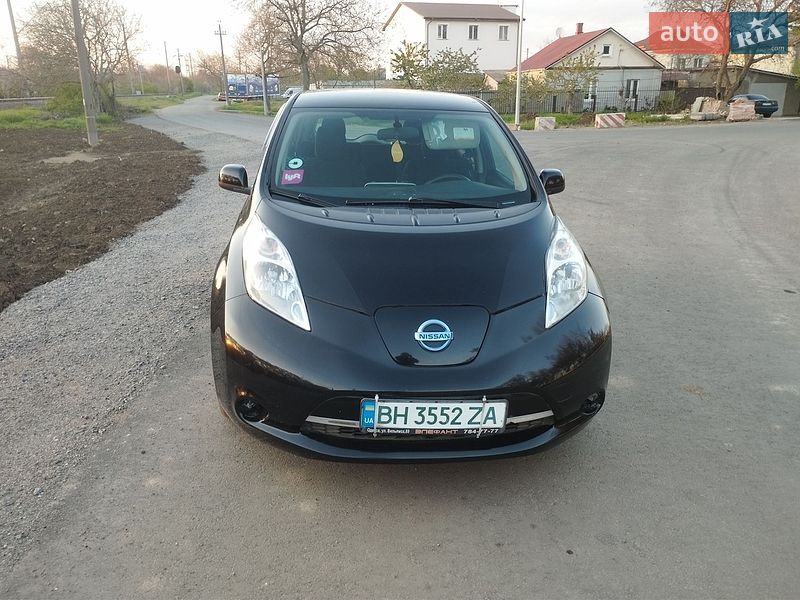 Хэтчбек Nissan Leaf 2016 в Одессе
