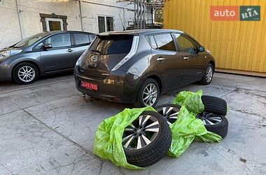 Хэтчбек Nissan Leaf 2017 в Умани
