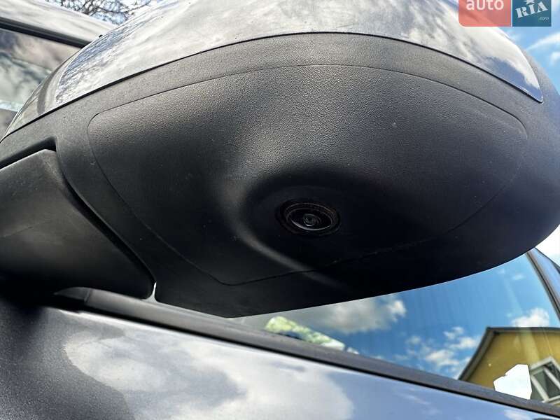 Хэтчбек Nissan Leaf 2014 в Львове