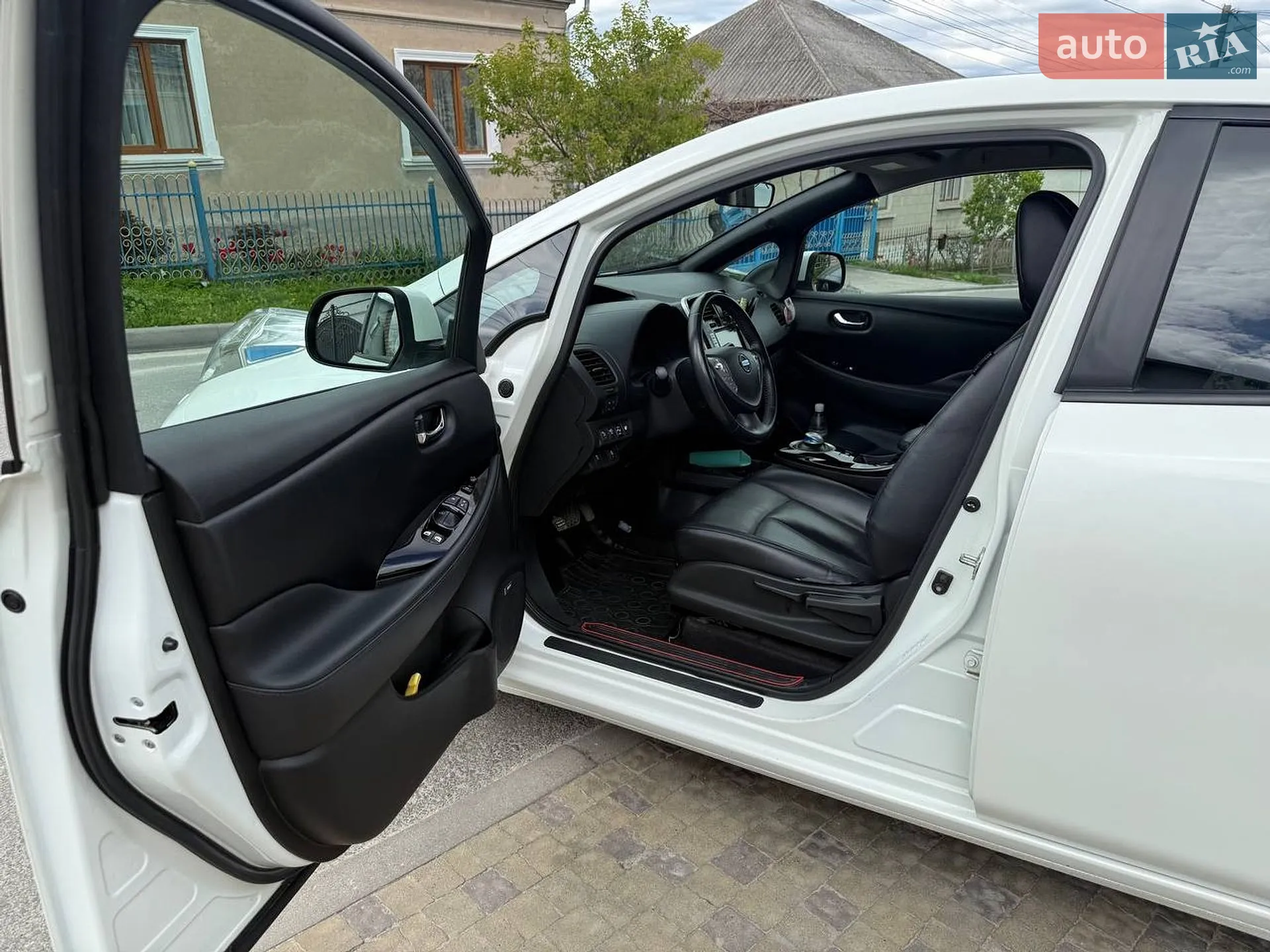 2017 Nissan Leaf - мініатюра 9