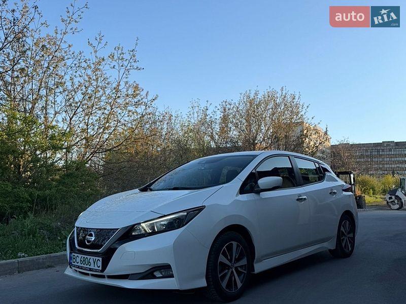 Хетчбек Nissan Leaf 2020 в Кам'янець-Подільському