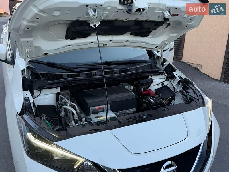Хетчбек Nissan Leaf 2020 в Кам'янець-Подільському