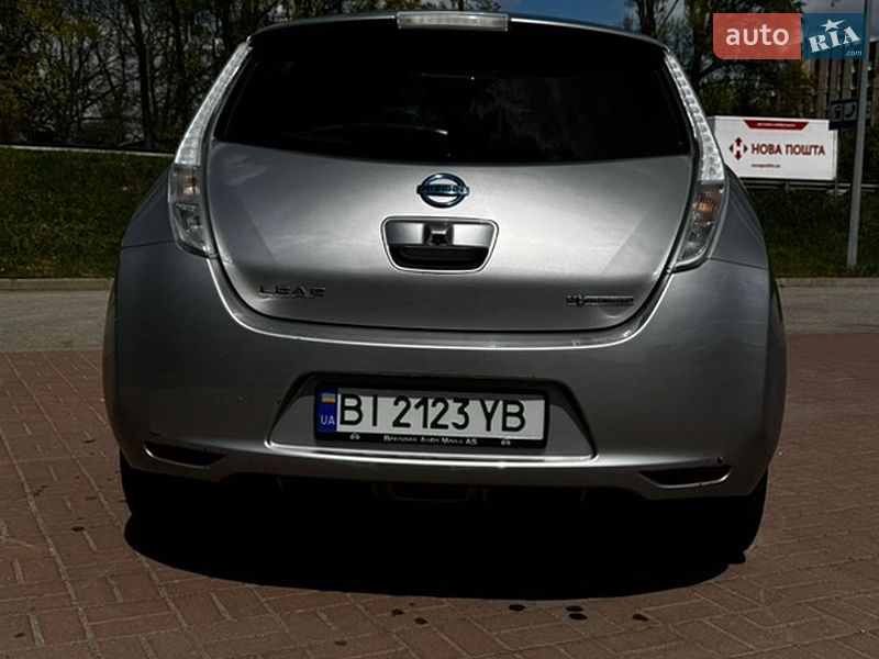 Хетчбек Nissan Leaf 2014 в Полтаві