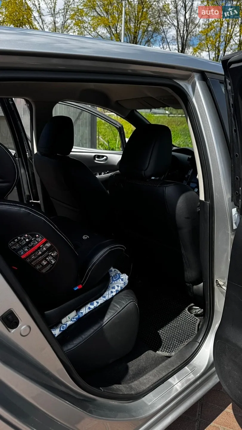2014 Nissan Leaf - мініатюра 11