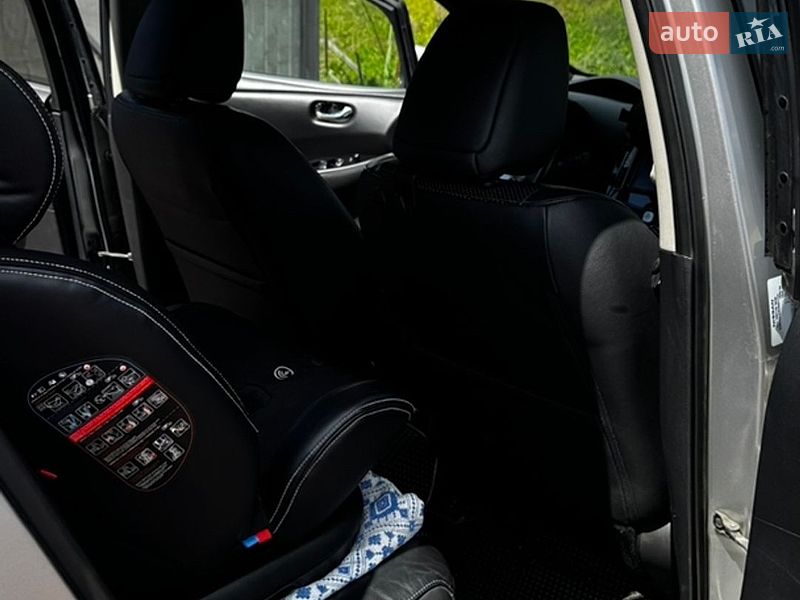 Хетчбек Nissan Leaf 2014 в Полтаві