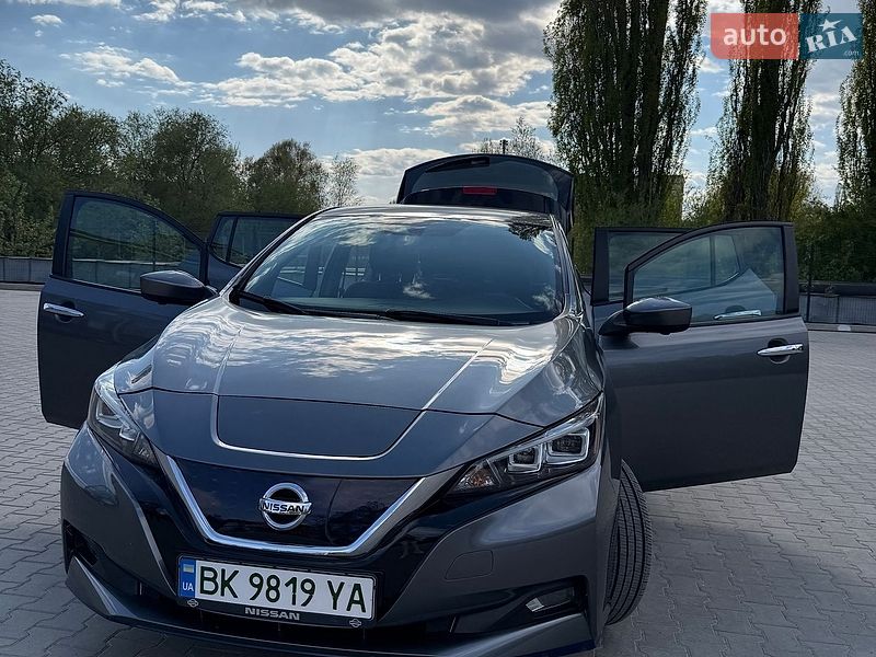 Хэтчбек Nissan Leaf 2022 в Ровно