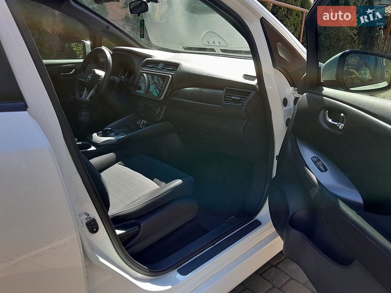 Хэтчбек Nissan Leaf 2019 в Черновцах
