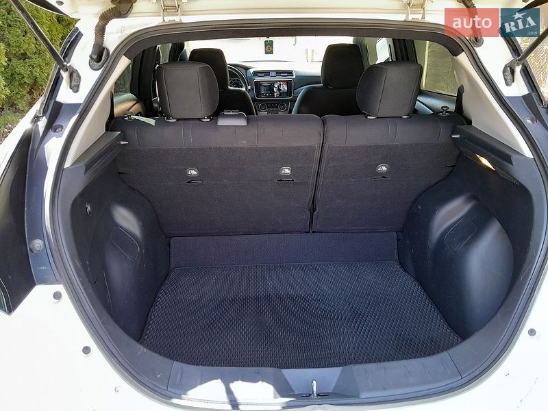 Хэтчбек Nissan Leaf 2019 в Черновцах