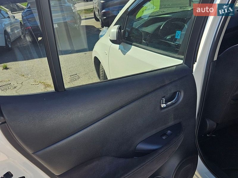 Хэтчбек Nissan Leaf 2017 в Киеве