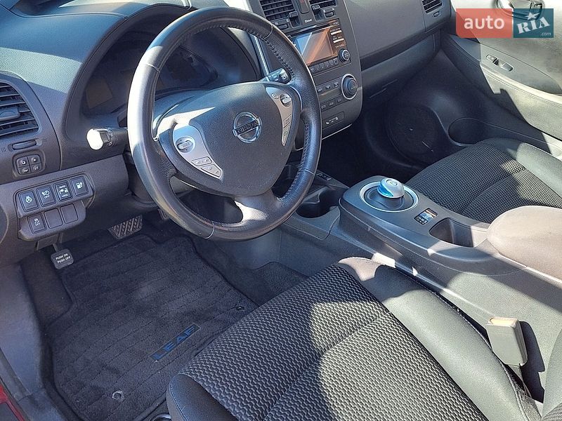 Хэтчбек Nissan Leaf 2014 в Киеве