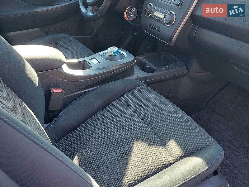 Хэтчбек Nissan Leaf 2014 в Киеве