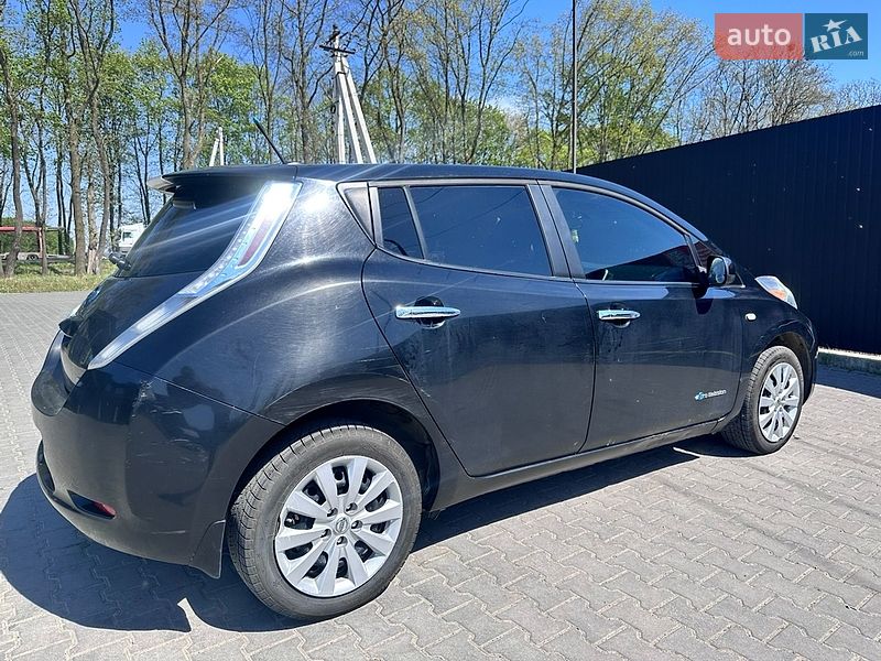 Хэтчбек Nissan Leaf 2014 в Львове