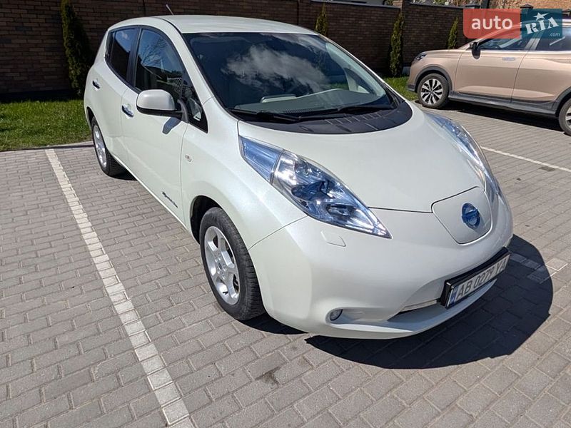 Хэтчбек Nissan Leaf 2012 в Виннице