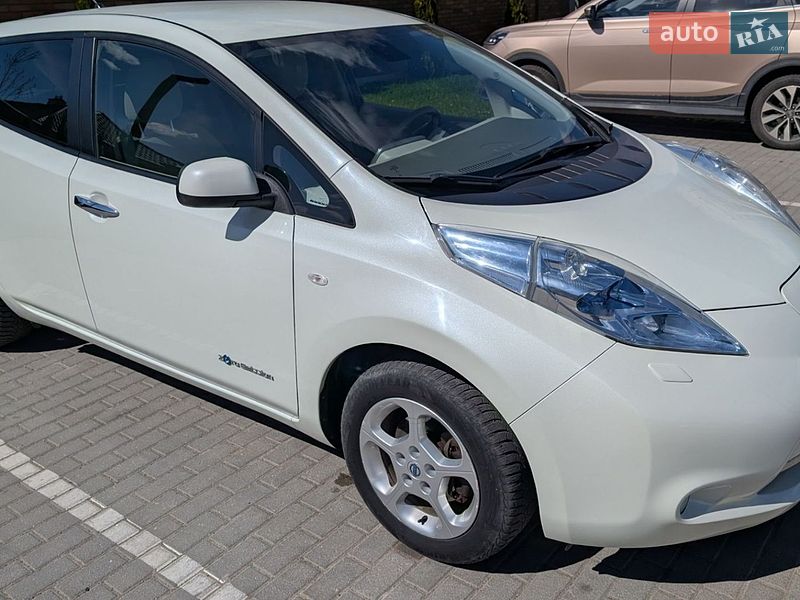 Хэтчбек Nissan Leaf 2012 в Виннице