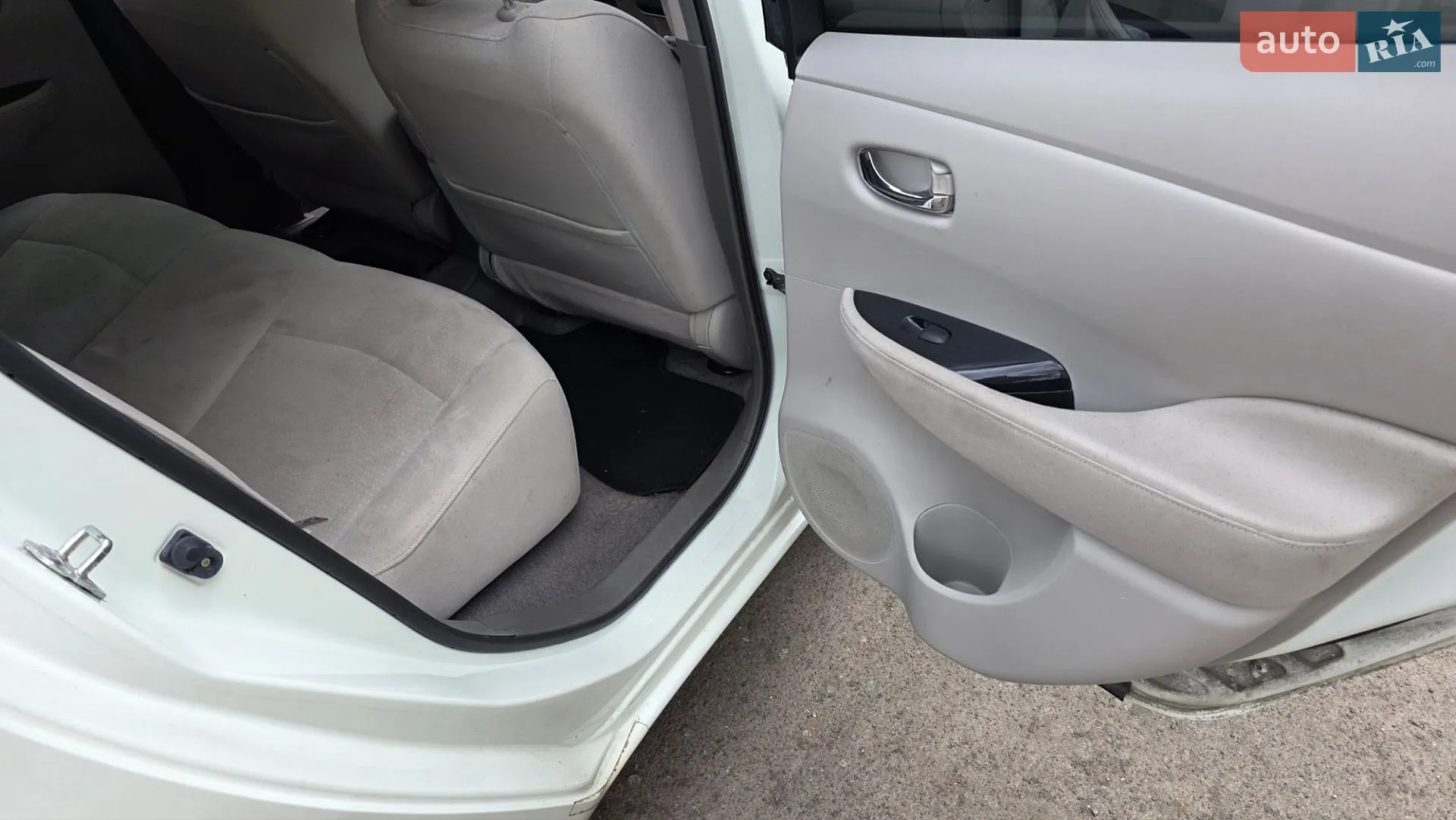 2011 Nissan Leaf - мініатюра 24