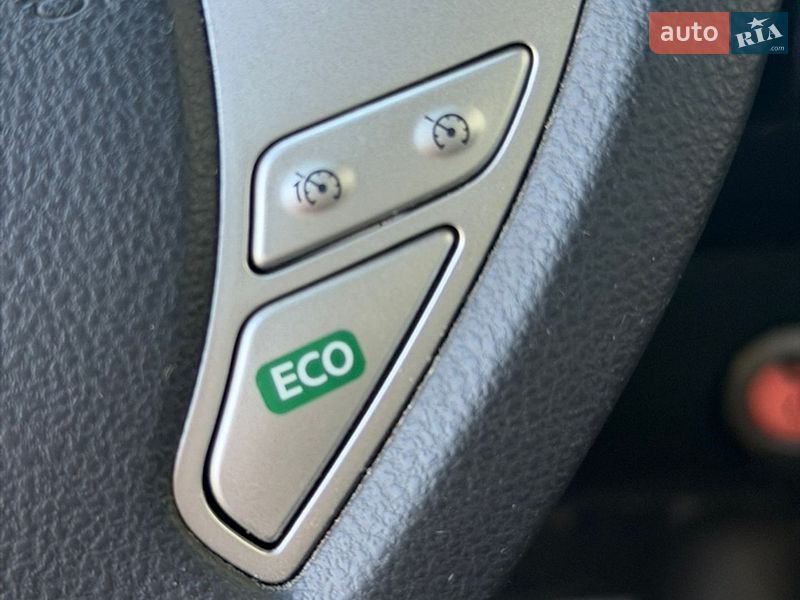 Хэтчбек Nissan Leaf 2017 в Золочеве