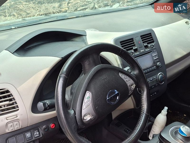 Хэтчбек Nissan Leaf 2014 в Киеве