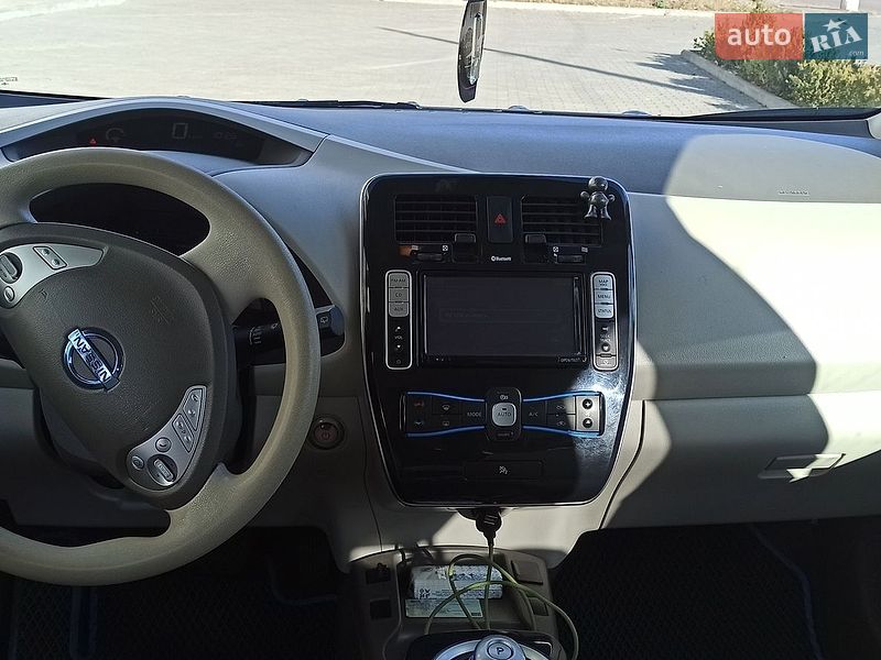 Хетчбек Nissan Leaf 2013 в Житомирі