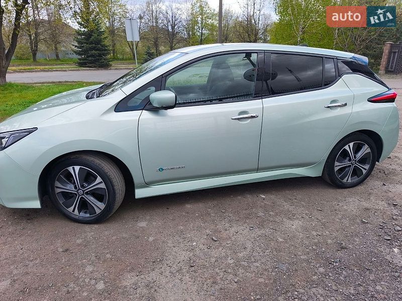 Хетчбек Nissan Leaf 2018 в Луцьку