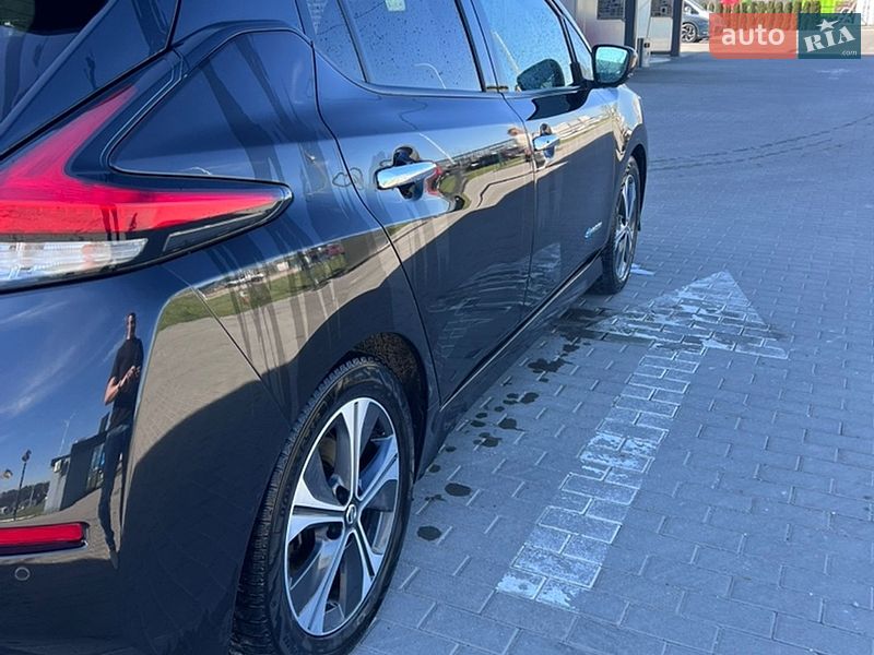 Хетчбек Nissan Leaf 2018 в Львові