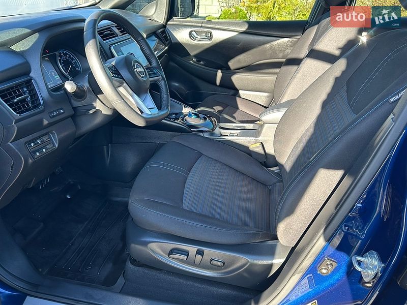 Хэтчбек Nissan Leaf 2023 в Ровно
